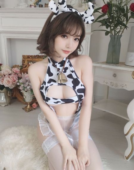 他使劲撞她下面她呻吟_国产剧在线播放观看