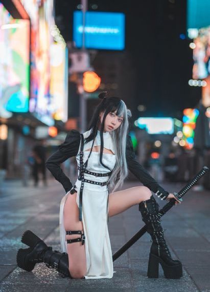 丰满美艳岳疯狂做爰_4K在线观看